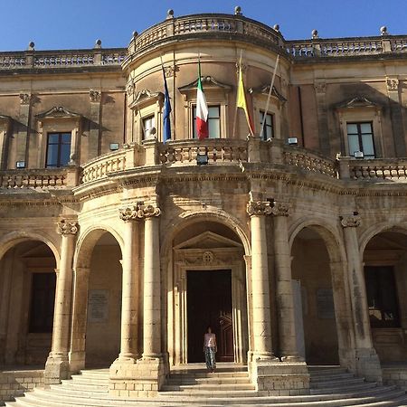 Pepe Concetta E La Movida Noto Exterior foto
