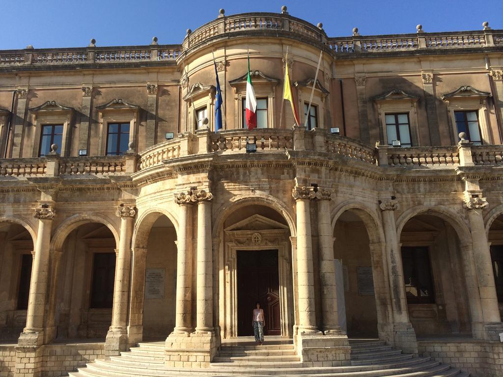 Pepe Concetta E La Movida Noto Exterior foto